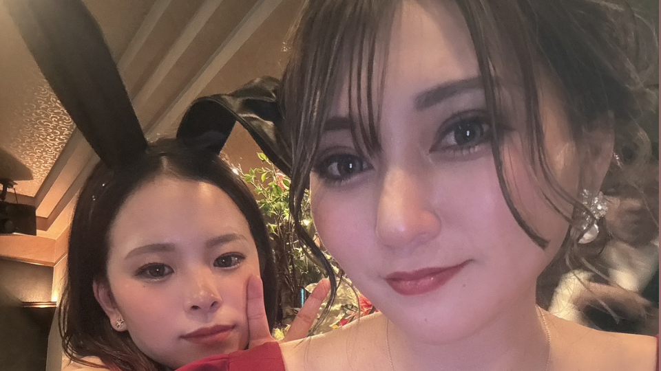 " 最近ゴロゴロと雷多いねえ🌩️晴れてるのにさっきも⚡️鳴ってなかった❔❔ "