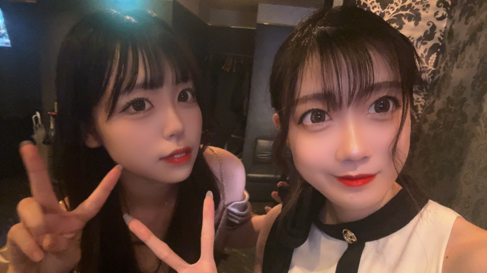 ひよりちゃん🐥の中指ブレてない、？そんな所も可愛いσ(♡∞♡)💕