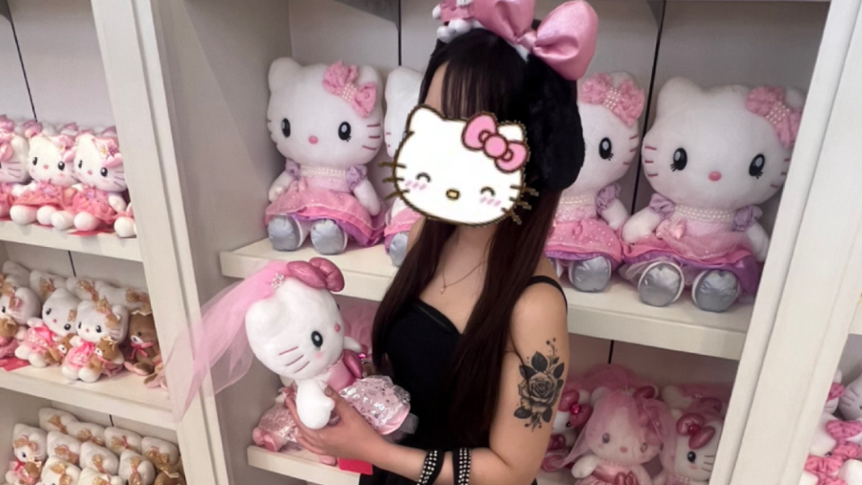 かわいいKittyちゃん🎀連れて帰りたかったけどお値段が可愛くないの。。🥲🎀✨